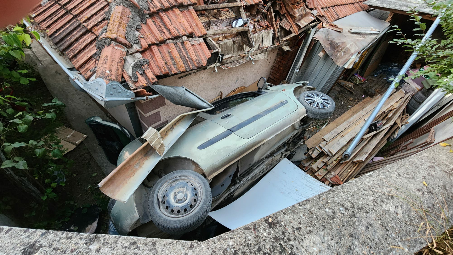 Automobilom uleteo u kuću / foto: RINA
