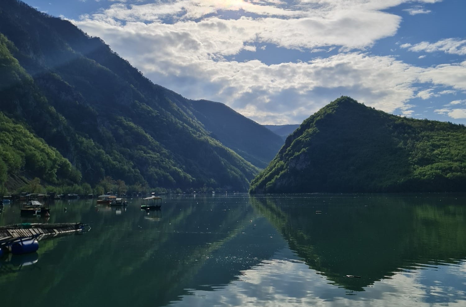 Očišćeno jezero Perućac / foto: RINA