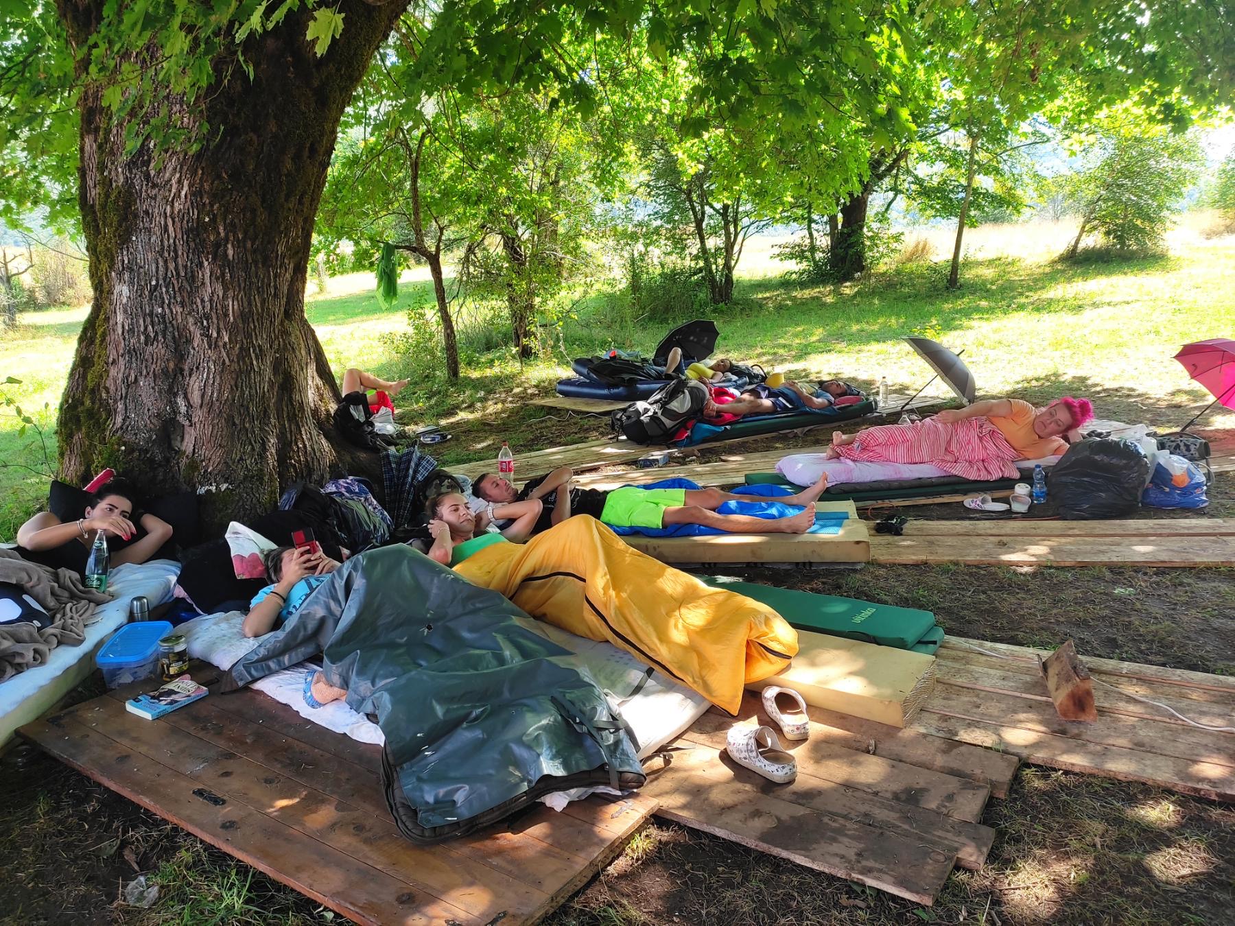 Čudo neviđeno do sad, oni leže na takmičenju neverovatnih 270 sati: Među Crnogorcima u selu Brezna boje Srbije brani Jovan iz Kruševca - čitav grad navija za njega 