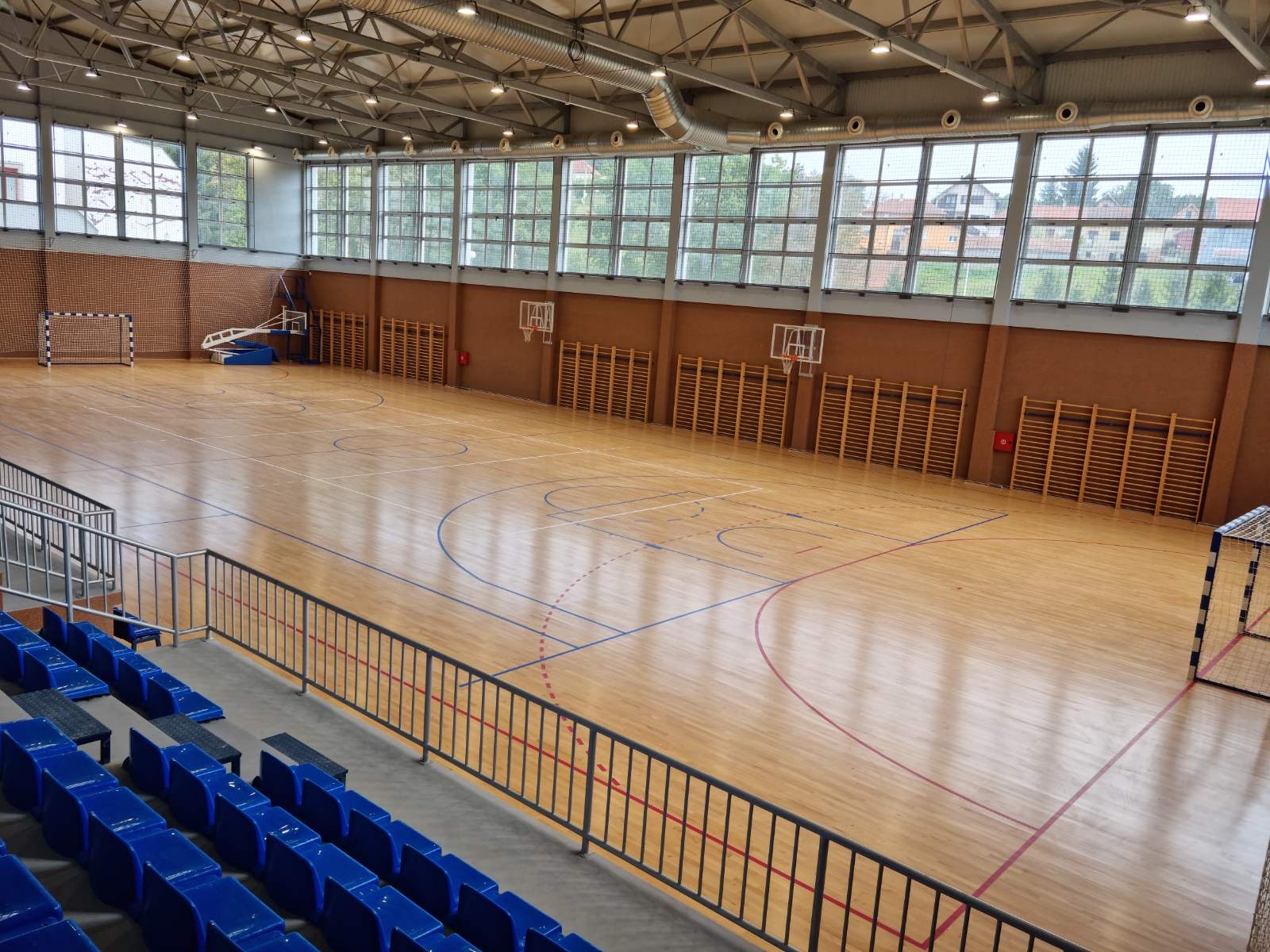 Čekalo se 18 godina na ovo: Srednja škola u Lučanima konačno dobija svoju zatvorenu salu, imaće 750 mesta i sportske terene (FOTO)