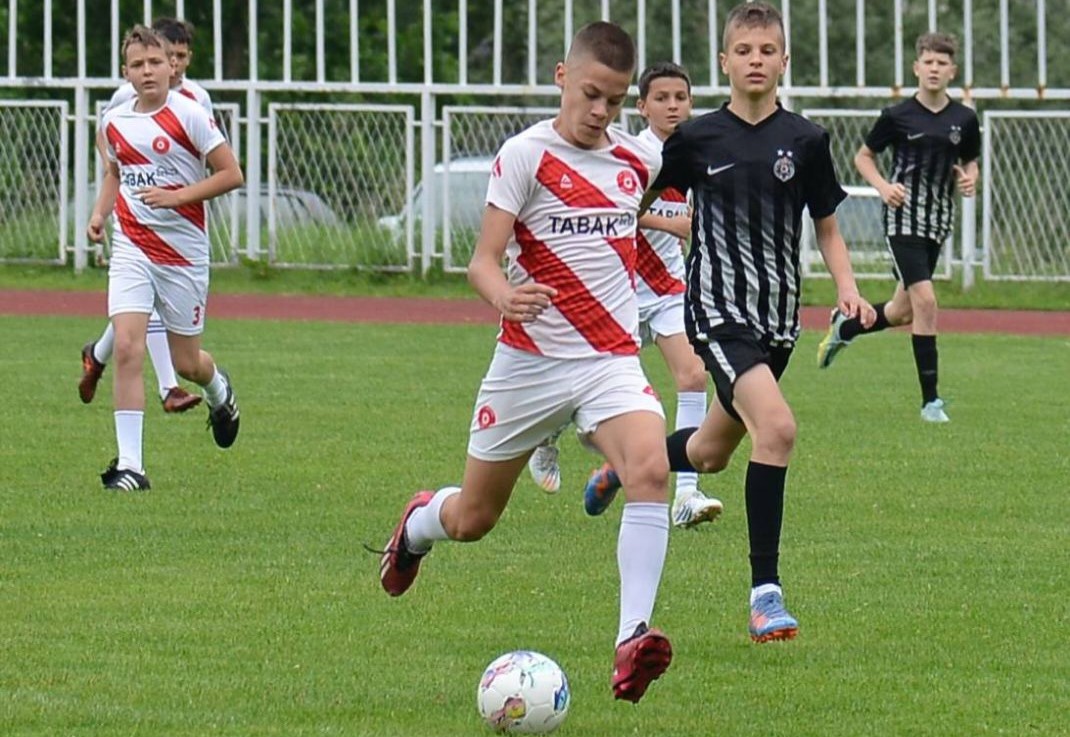 Jaman ima samo 12 godina, ali već je obukao dres Crvene Zvezde / foto: Privatna arhiva