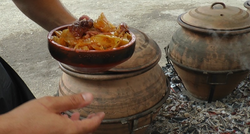 Majstori ukrstili svoje varjače na Kupusijadi, čitavo selo miriše na tradicionalni specijalitet / foto: RINA