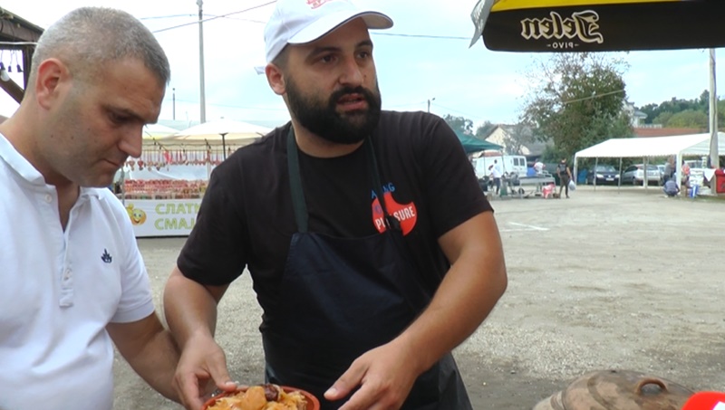 Majstori ukrstili svoje varjače na Kupusijadi, čitavo selo miriše na tradicionalni specijalitet / foto: RINA