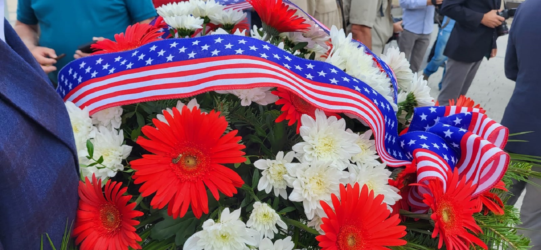 Sećanje na srpske seljake koji su spasili američke pilote i tako ispisali istoriju: Obeležena 79. godišnjaca Misije Halijard, potomci se okupili na Galovića polju (FOTO)