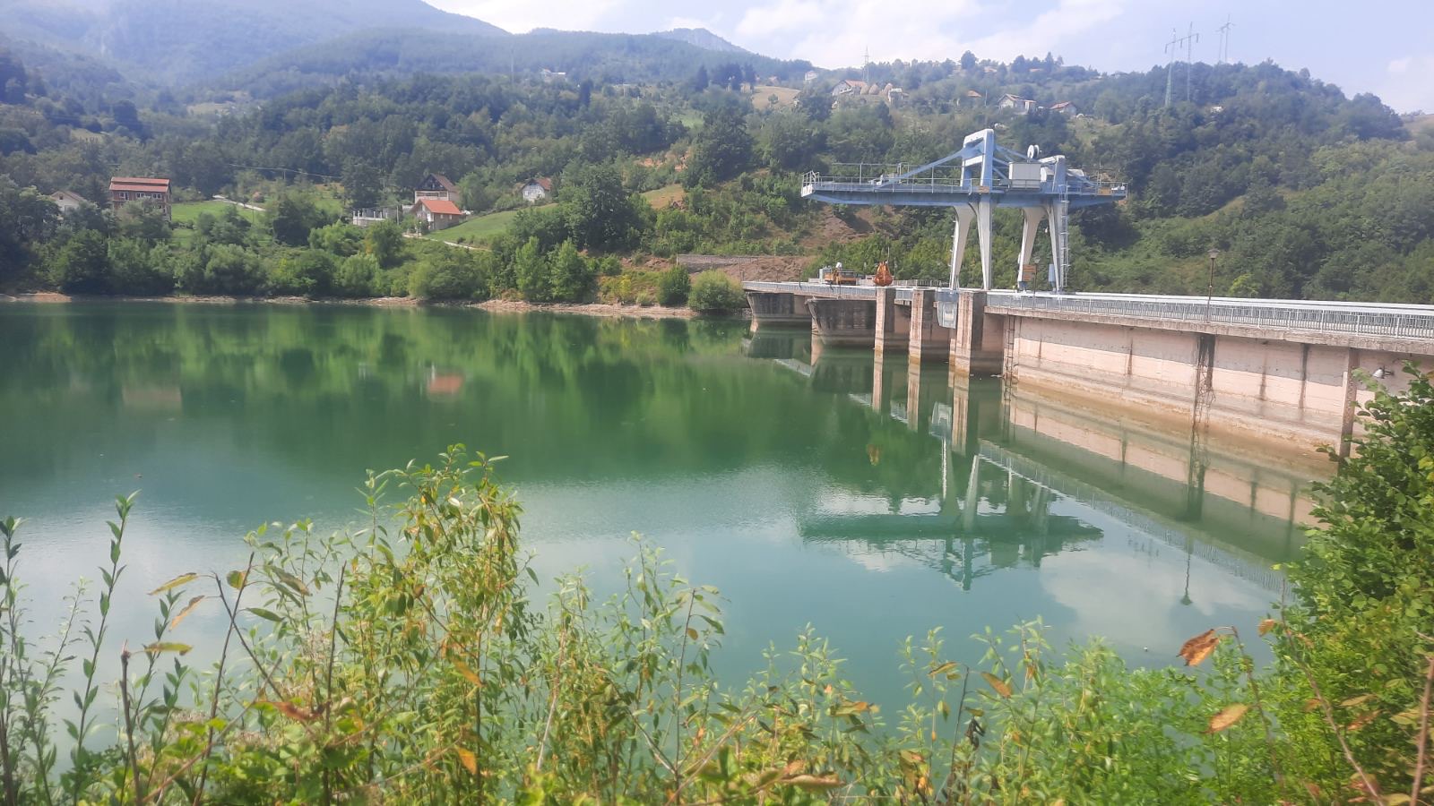 Vredni ekolozi izvukli 200 vreća plutajućeg smeća iz Lima / foto: RINA