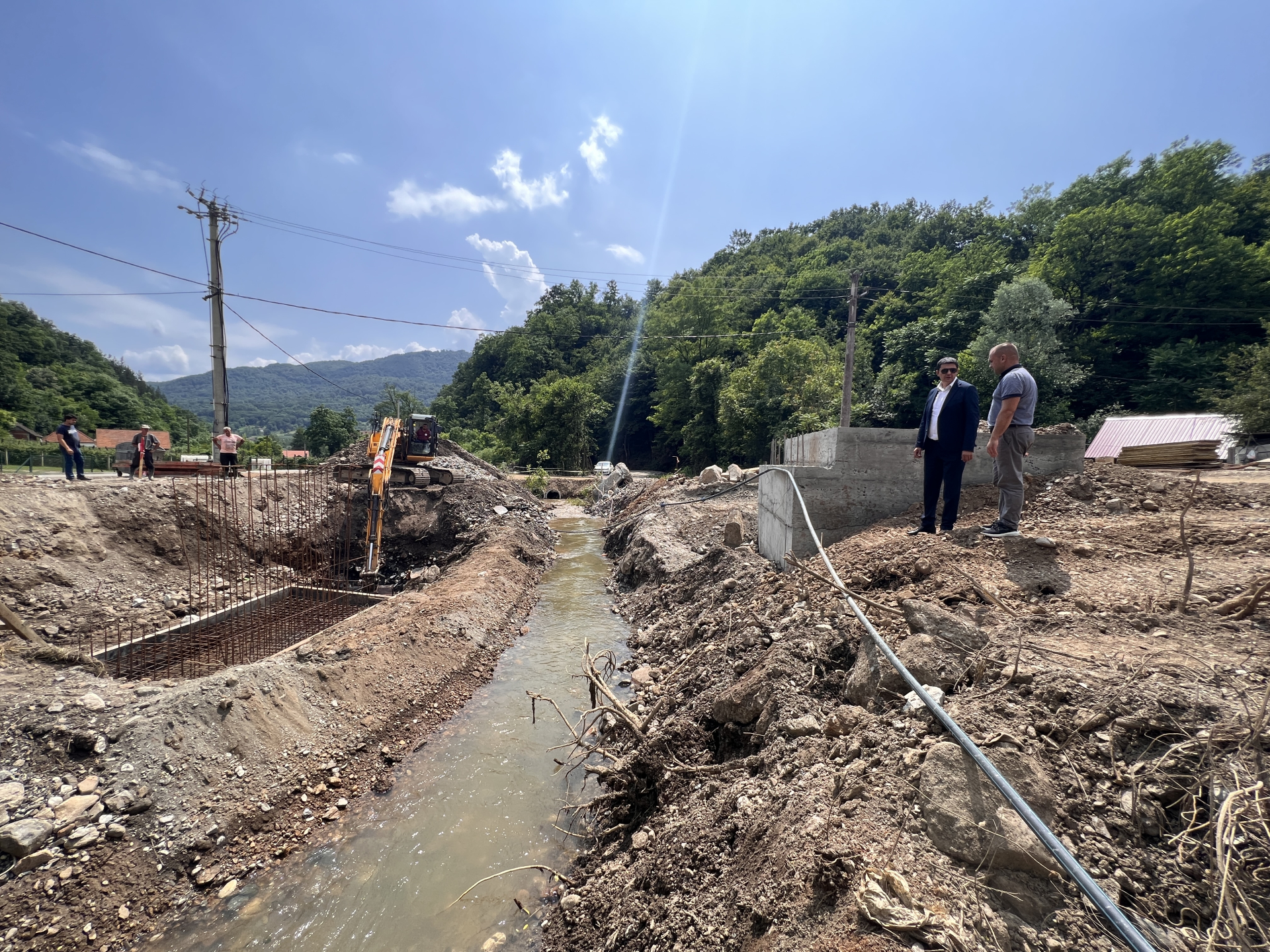 Meštani Ljubovije dobili novi most na Krupinskoj reci i asfaltirani put / foto: RINA, Mile Stančić