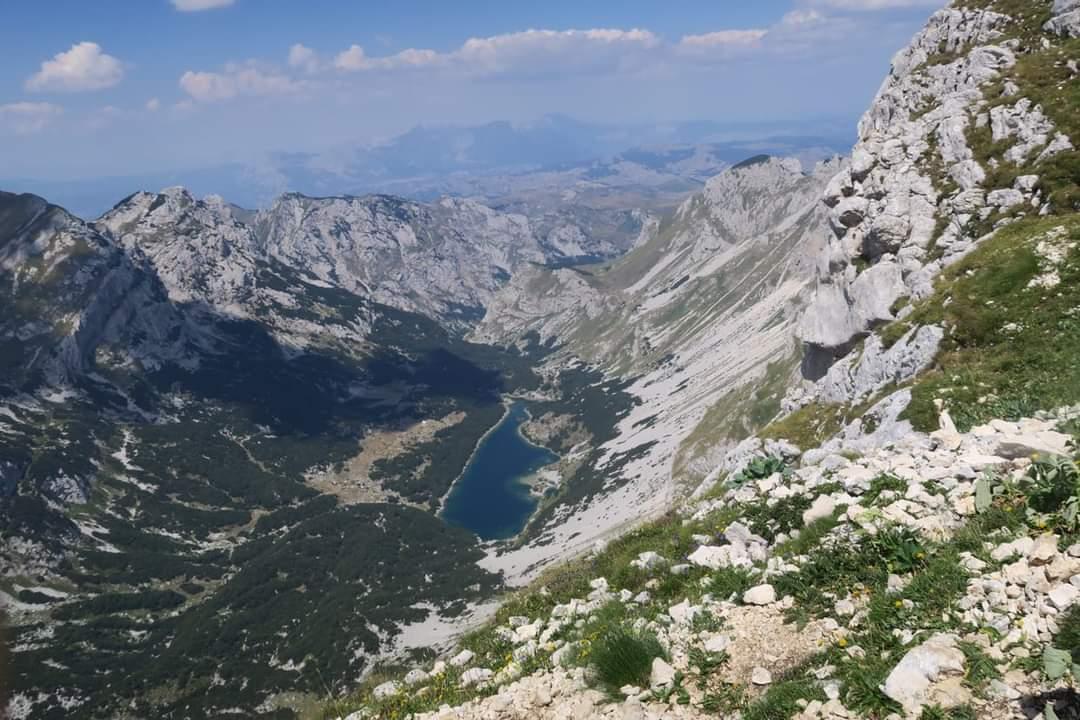 Mladu Nemicu spasioci izvukli iz vrleti Durmitora: Zadobila povredu noge tokom planinarenja