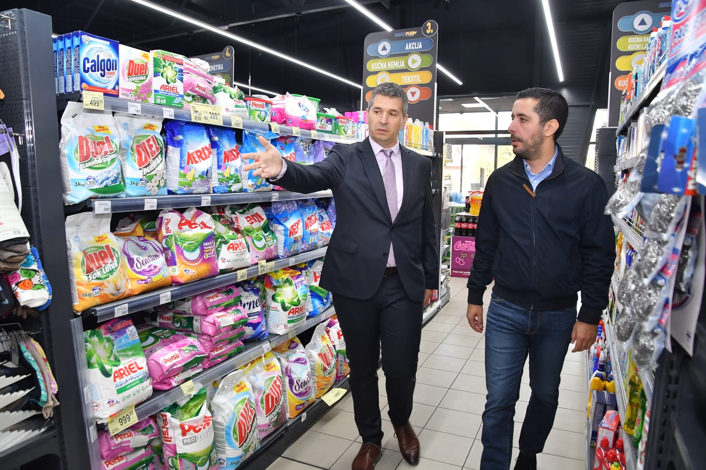 Ovo je način kako možete da uštedite i do nekoliko hiljada dinara u prodavnicama: Akcija "Bolja cena" ohrabruje gradjane Srbije, mogu kupiti proizvode po znatno nižim cenama