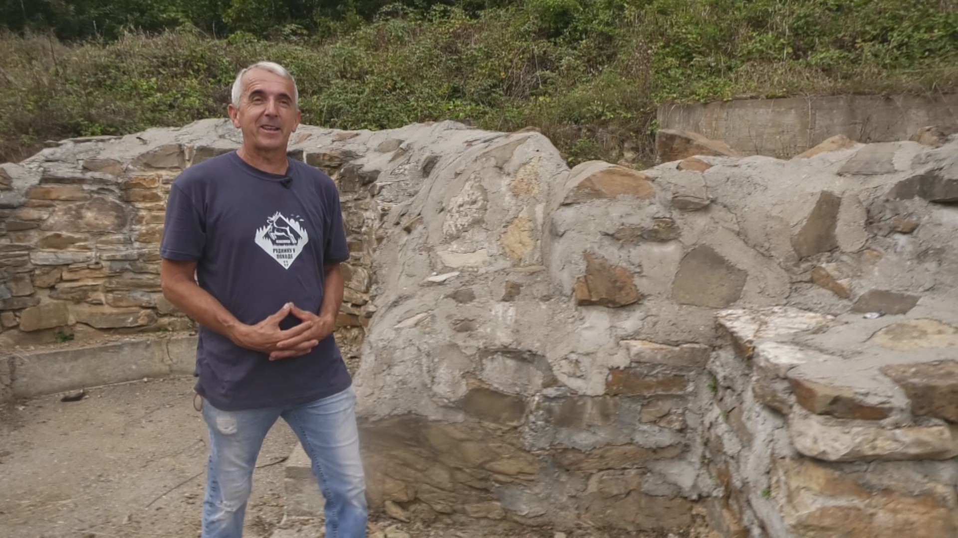Otkopali veliku svetinju kod Kragujevca posle pet vekova i sada je to mesto gde se okupljaju vernici: Svima je postalo jasno zašto se taj deo sela od davnina zove Crkvište (FOTO)