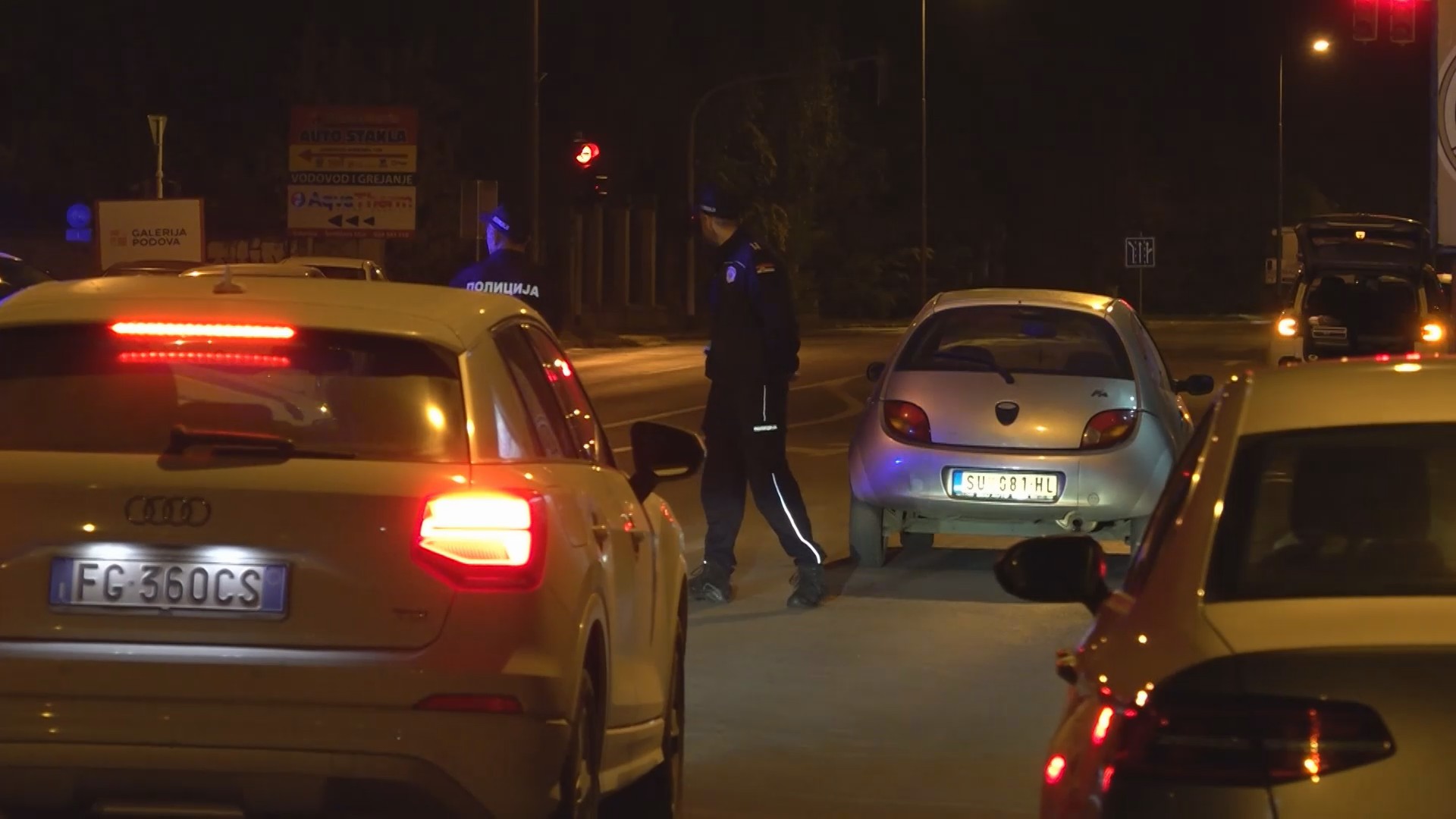 Prve slike sa mesta ubistva na Segedinskom putu: Ovde je život izgubio dvadesetjednogodišnji mladić, sa njim u automobilu bio i mlađi brat  (FOTO)(VIDEO)