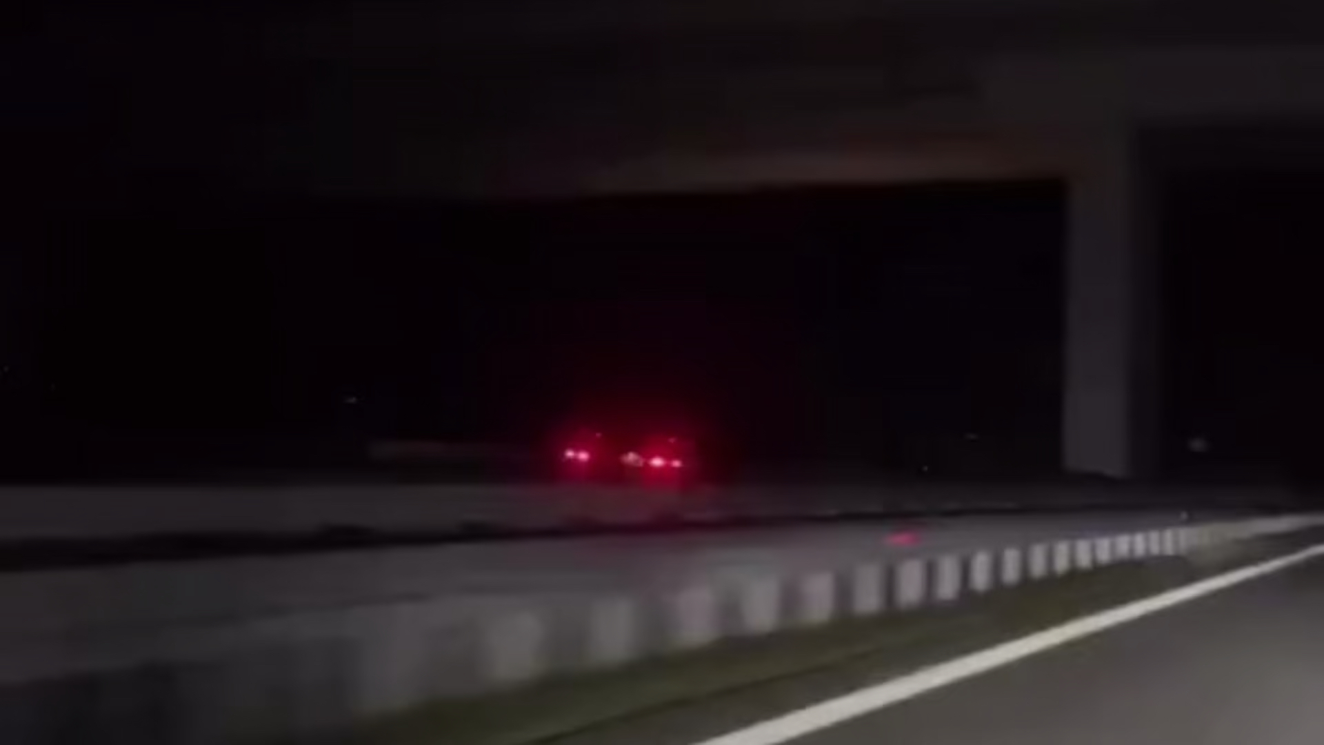 U suprotnom smeru vozi 200 na sat: Drama na auto-putu Miloš Veliki, samo pukom srećom izbegnuta tragedija (FOTO)(VIDEO)