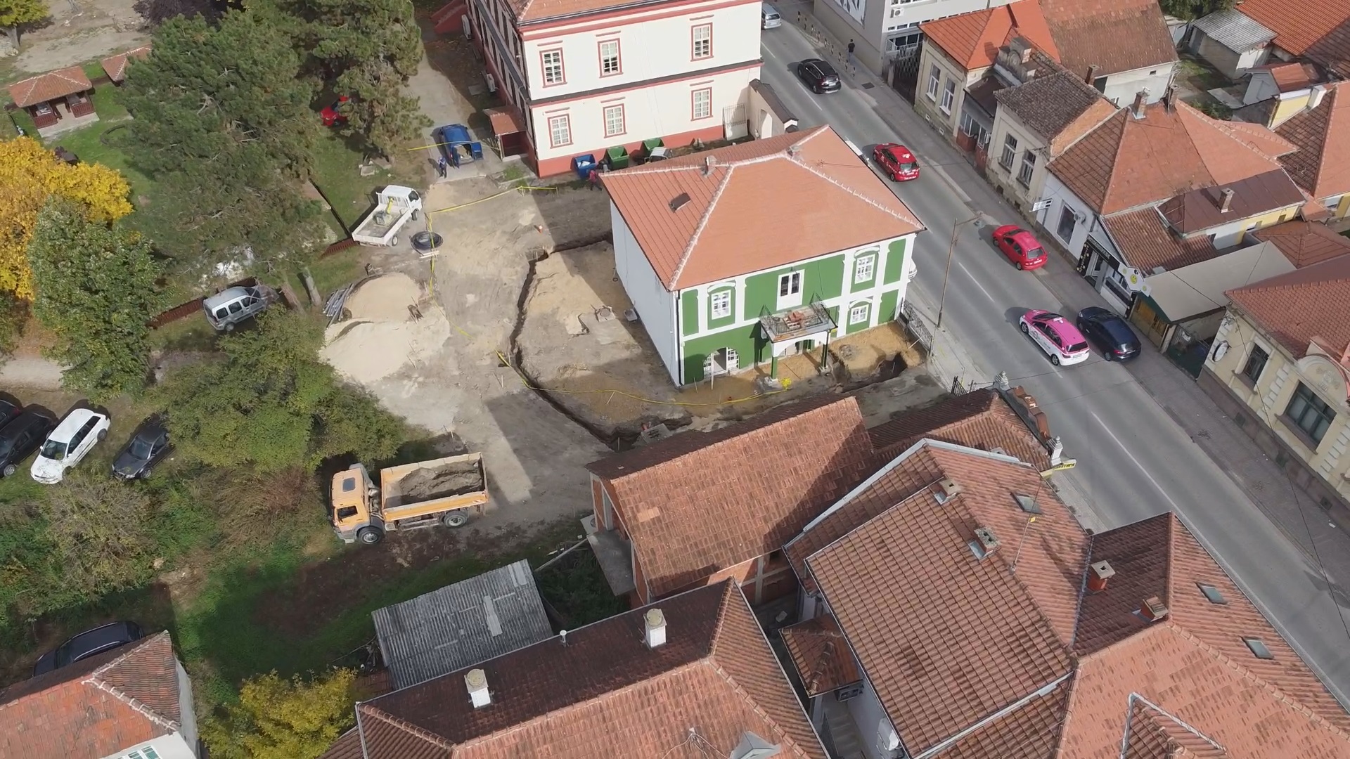 Incident u centru Čačka: Preseče gasovodna cev, na lice mesta stigli i vazrogasci-spasioci/ Foto: RINA