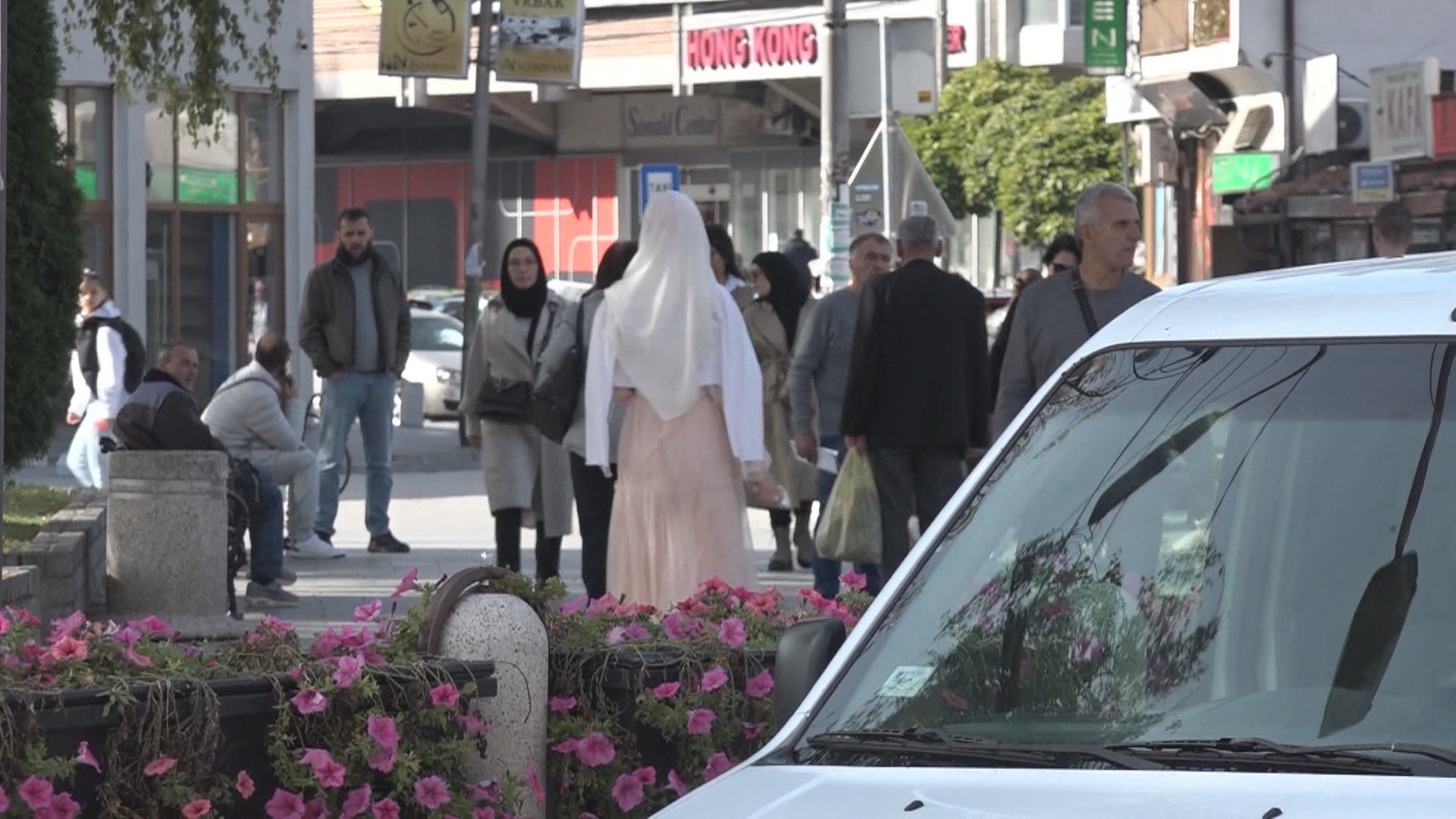 Masovne tuče i pucnjave     dešavaju se svaki čas, a ljudi sada dva puta zaključavaju svoje domove: Pitali smo građane Novog Pazara da li se plaše za svoju bezbednost nakon svih incidenata na javnim površinama (VIDEO)