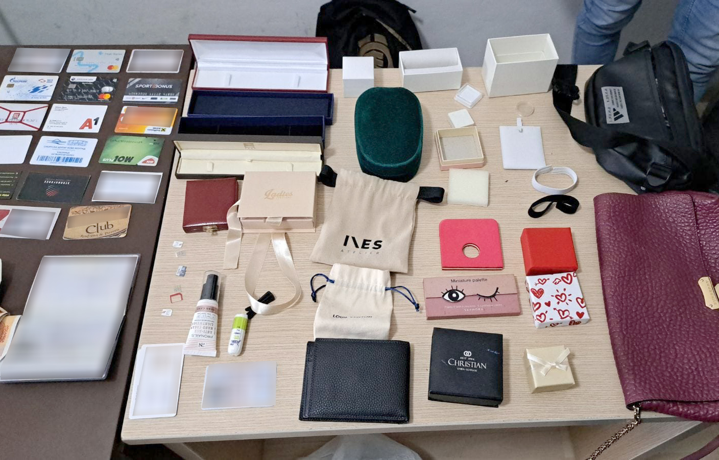 Uhapšen lopov za Ginisa: Pokušao da ukrade nakit vredan pola miliona evra u Kragujevcu/ Foto: MUP