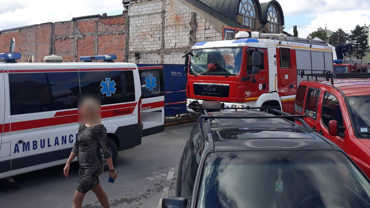 Vatrogasci spašavali povredje u udesu u Kragujevcu: Tri osobe odmah prevezene u bolnicu, u toku je dijagnostika povreda
