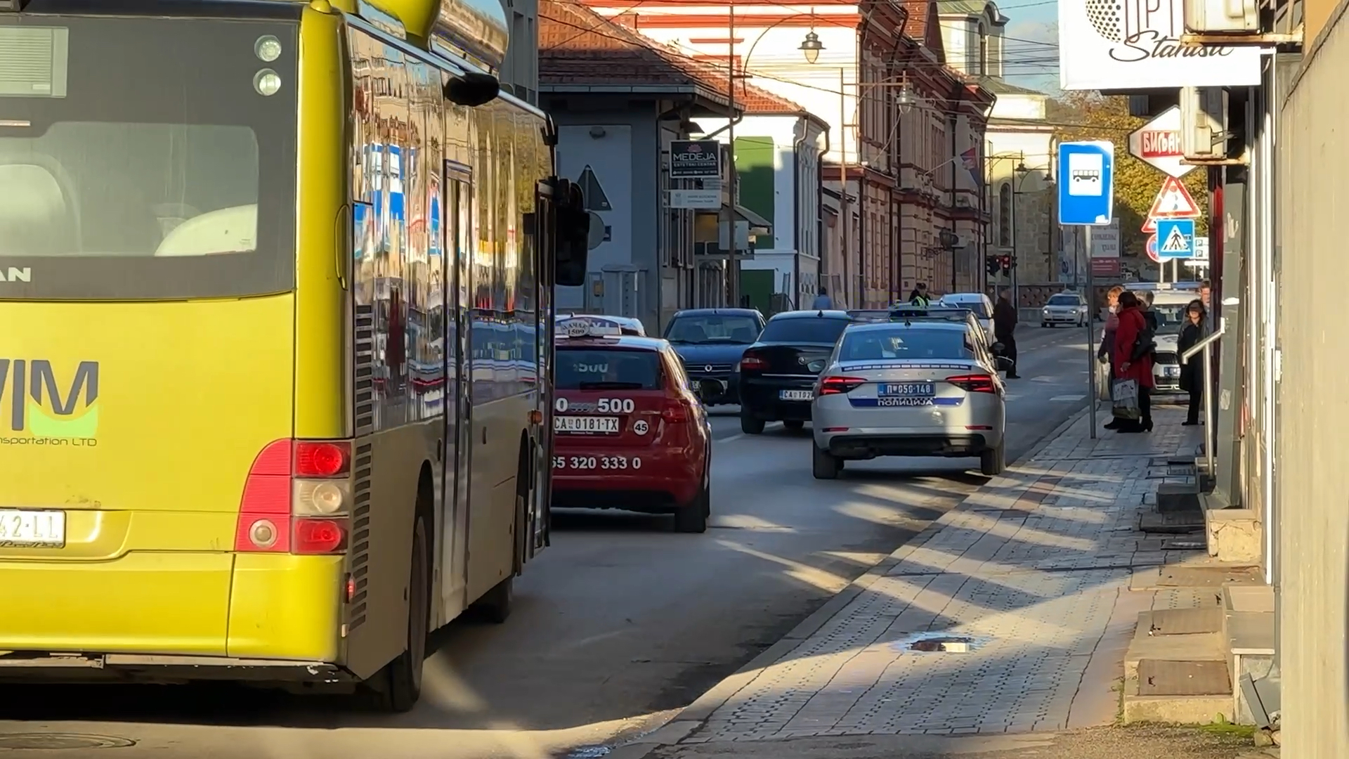 Drama u Čačku: Muškarca udarilo vozilo u strogom centru grada (FOTO)(VIDEO)