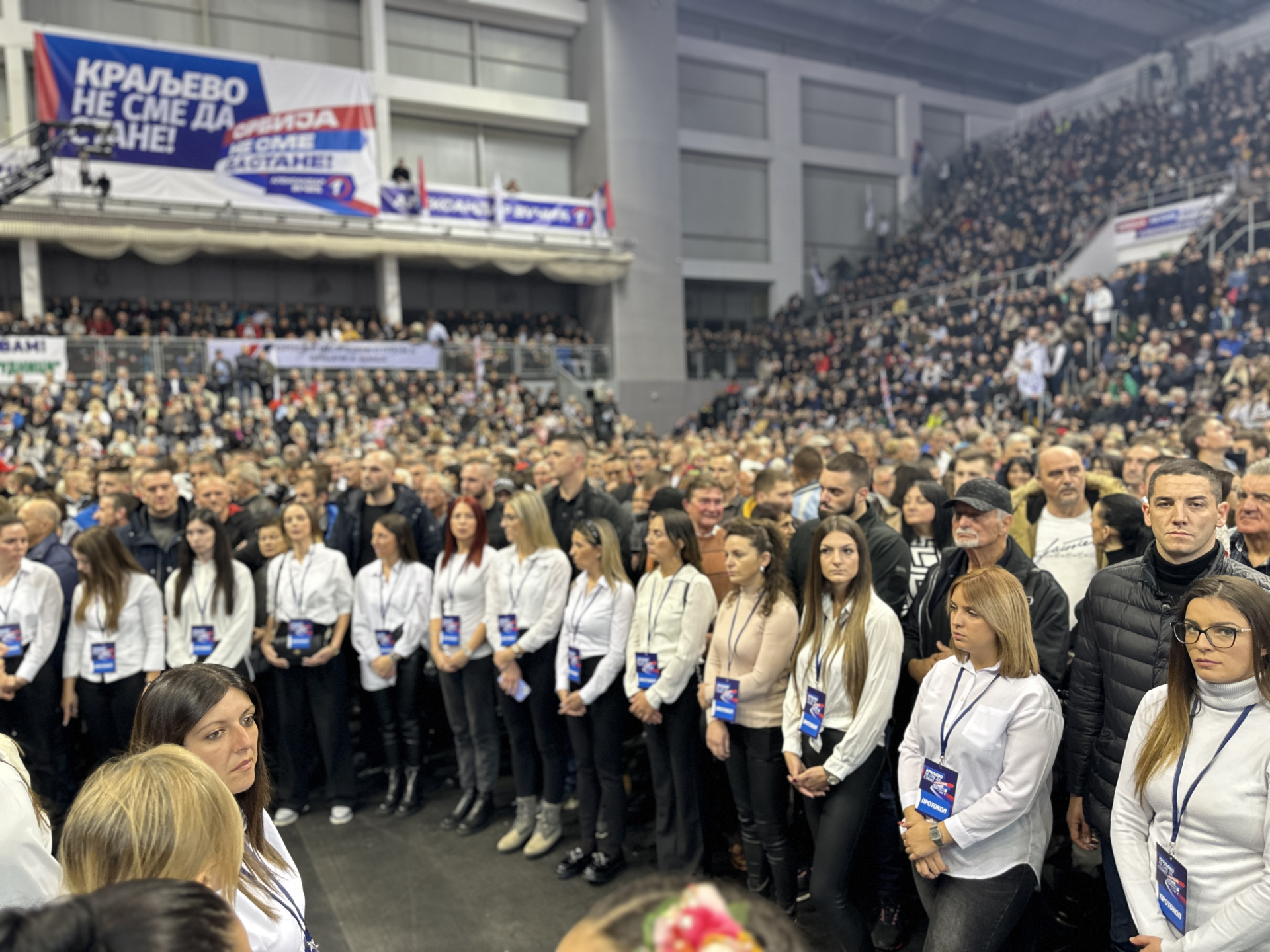 Puna hala u Kraljevu, atmosfera dovedena do usijanja kad je ušao Vučić / foto: RINA