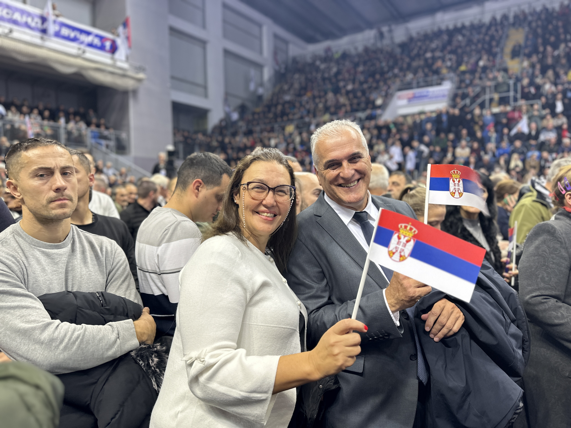 Puna hala u Kraljevu, atmosfera dovedena do usijanja kad je ušao Vučić / foto: RINA