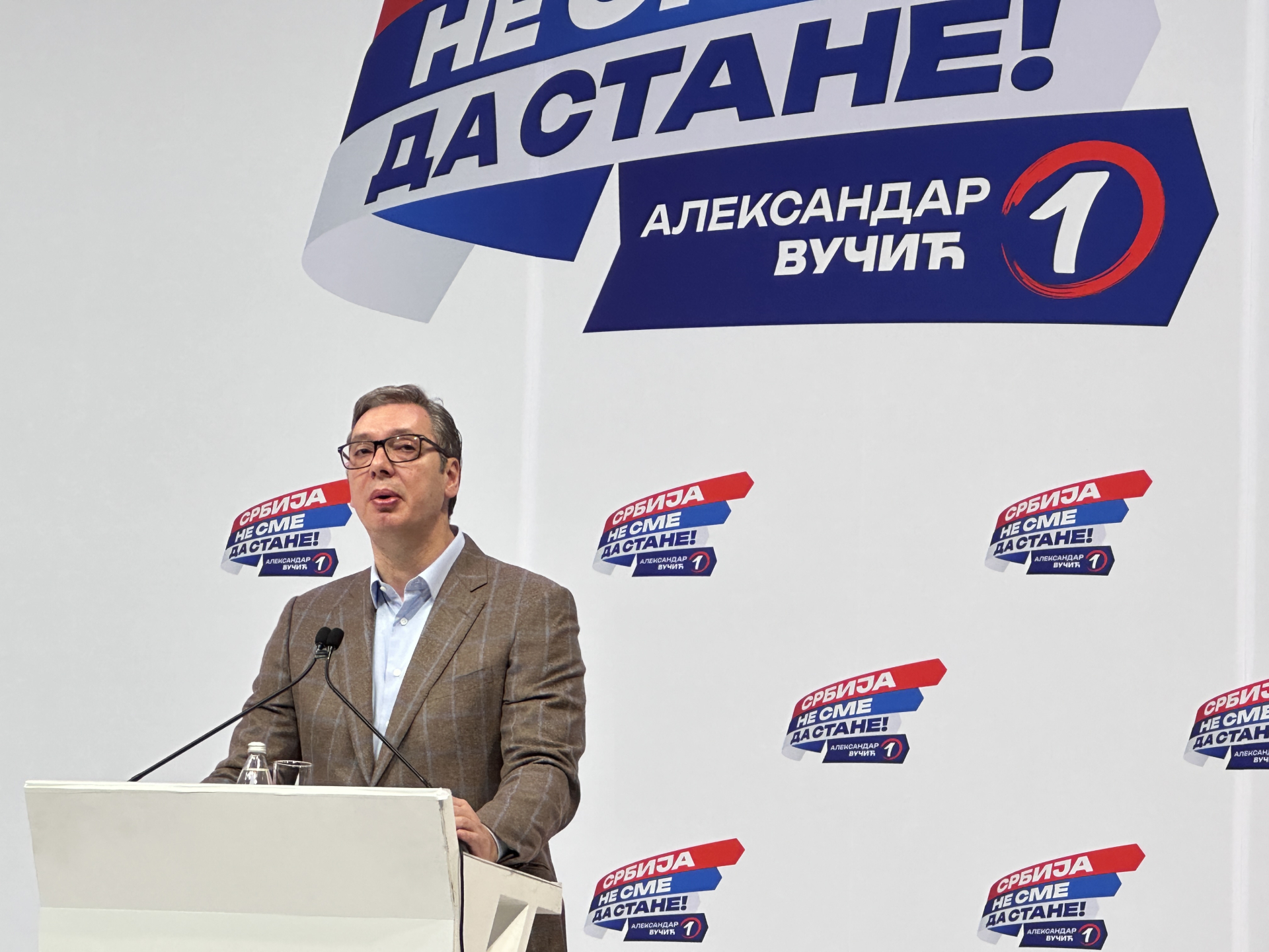 Vučić uz neverovatne ovacije pozdravljen na predizbornom mitingu u Kraljevu / foto: RINA