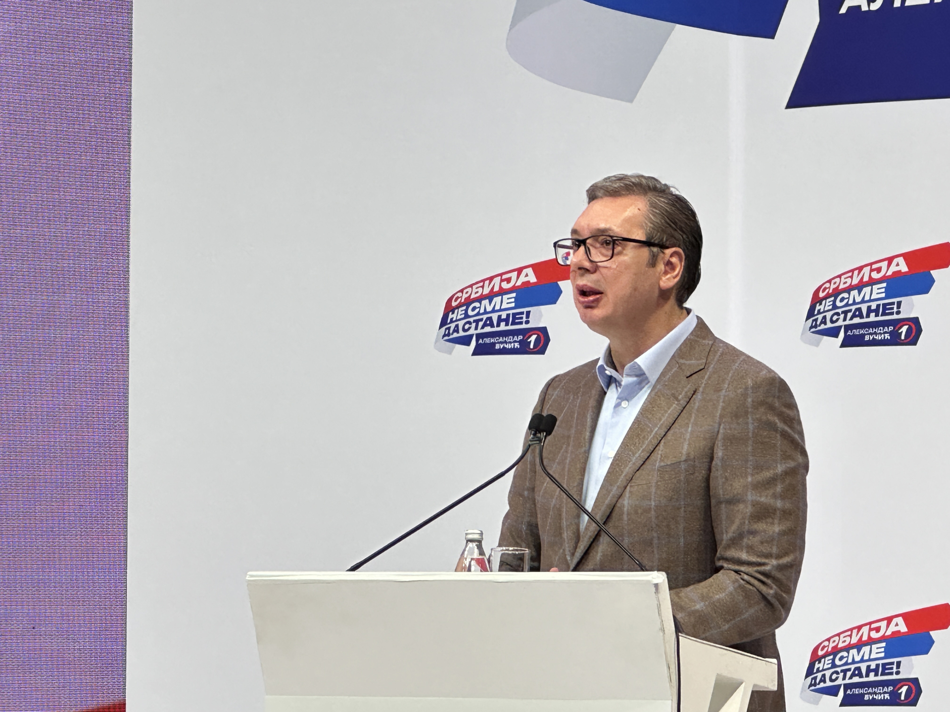 Vučić uz neverovatne ovacije pozdravljen na predizbornom mitingu u Kraljevu / foto: RINA