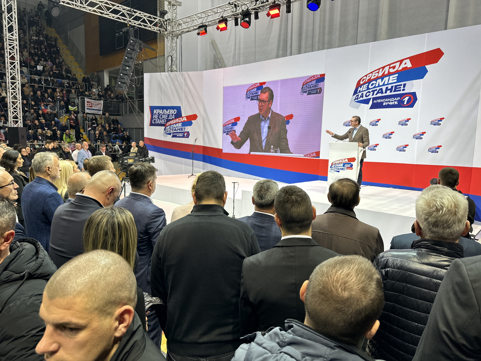 Vučić uz neverovatne ovacije pozdravljen na predizbornom mitingu u Kraljevu / foto: RINA