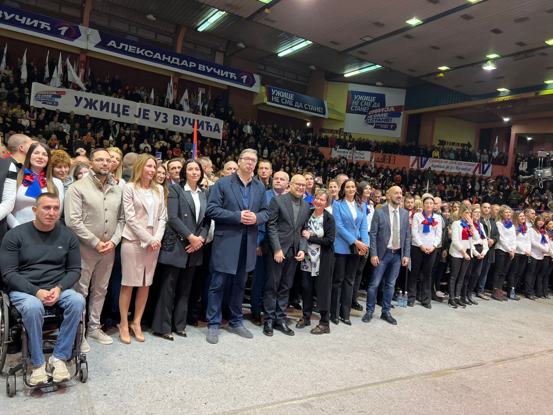 Hiljade ljudi dočekalo Vučića u Užicu / foto: RINA