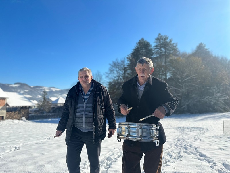Suva pršuta i doboš u inat ljutoj zimi / foto: RINA