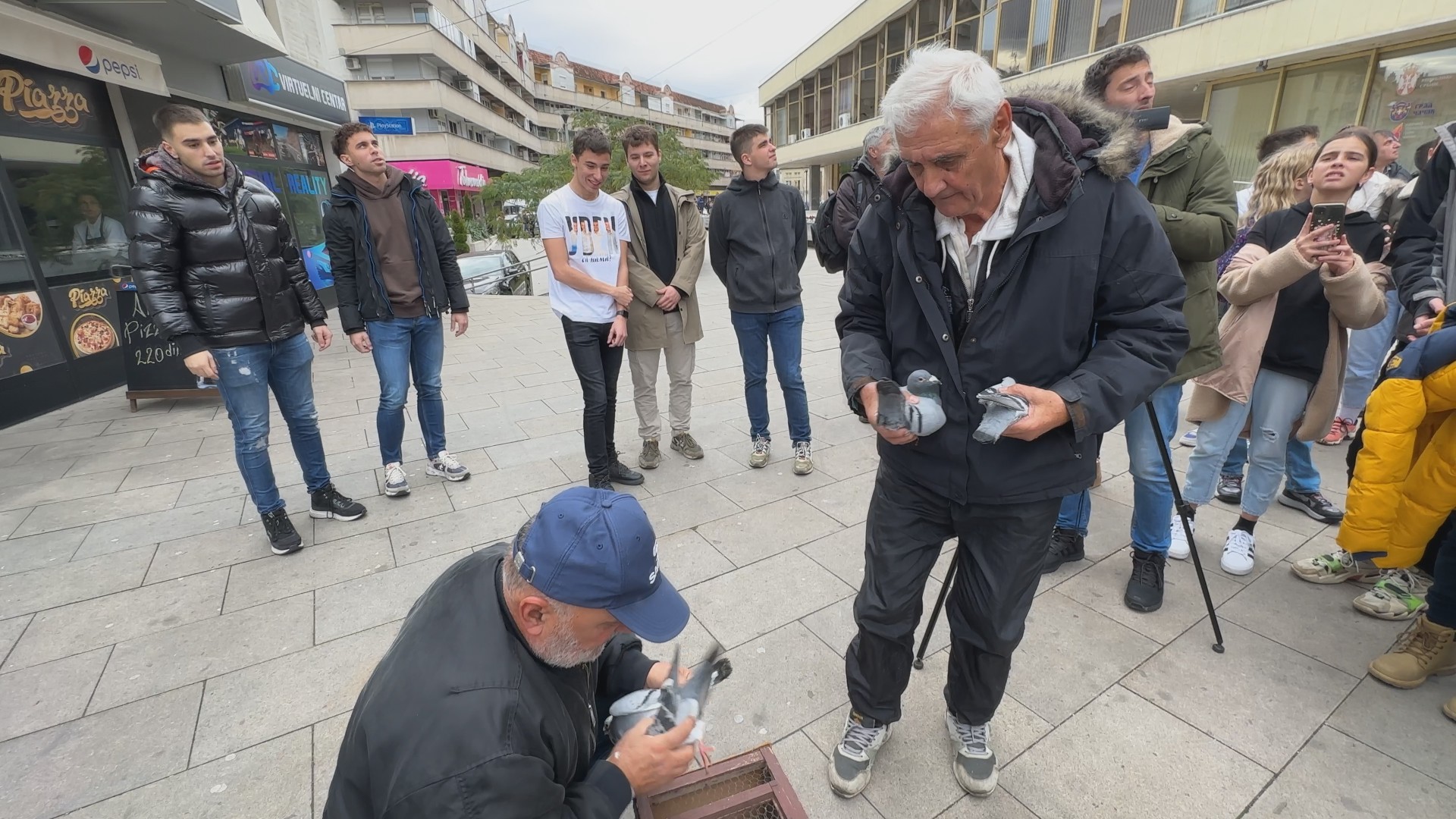 Da srce pukne: Golubovi i baloni poleteli u nebo u znak sećanja na četvoricu nastradalih mladića, ispaljena i četiri raketna plotuna - Ognjen, Ivan, Luka i Nikola nikada neće biti zaboravljeni (FOTO)(VIDEO)