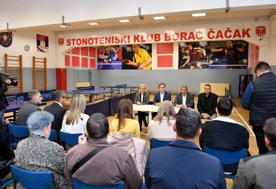 Minstar Selakovć obišao adaptirane prostorije Međuopštinske organizacije slepih i slabovidih u Čačku / foto: RINA