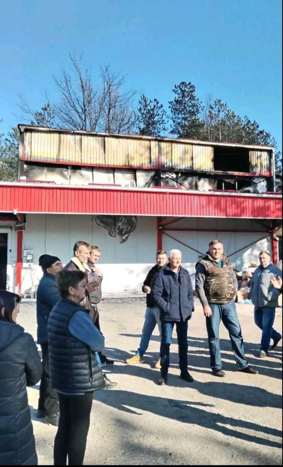 Vatra progutala 15 tona maline, šteta blizu pola miliona evra: Ogroman požar zahvatio hladnjaču kod Arilja (FOTO) 