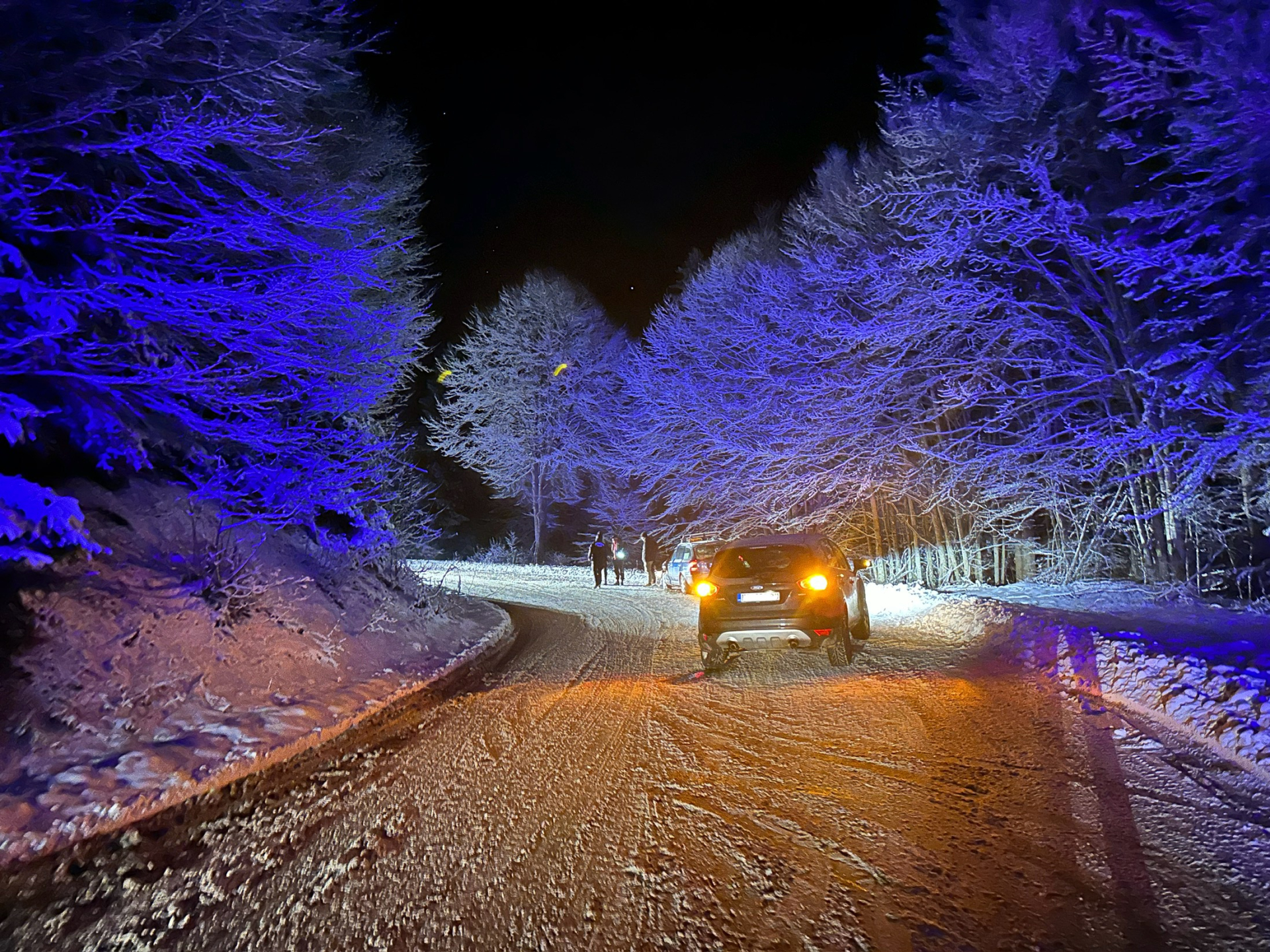 Od siline udara na vozilu se otkinuo točak: Težak udes dva putnicka automobila na Kopaoniku, nema povredjenih lica (FOTO)