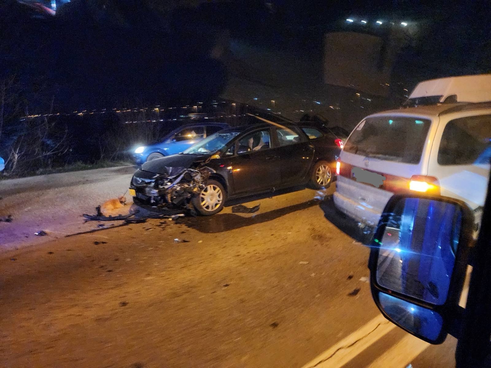 Lekari ukazuju pomoć povredjenim licima: Još jedan težak sudar dva vozila na magistrali kod Čačka (FOTO)