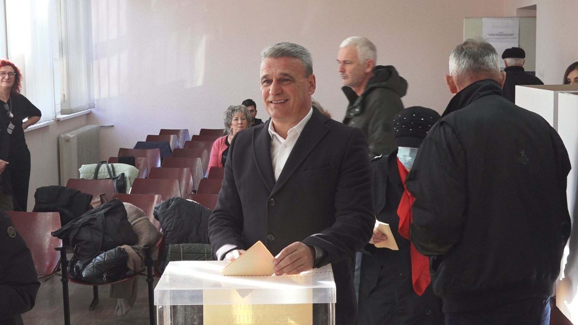 Oni drže rekord u Zapadnoj Srbiji: Prijepoljci pohrlili na biračka mesta kako bi obavili gradjansku dužnost, shvatili važnost glasanja (VIDEO)