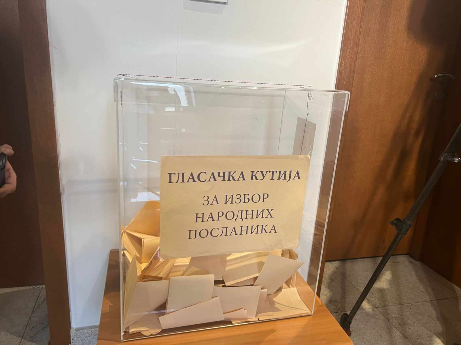 Srbi u Crnoj Gori izašli na birališta, mogu da glasaju u Podgorici, Beranama, Sutiomoru i Herceg Novom / foto: RINA