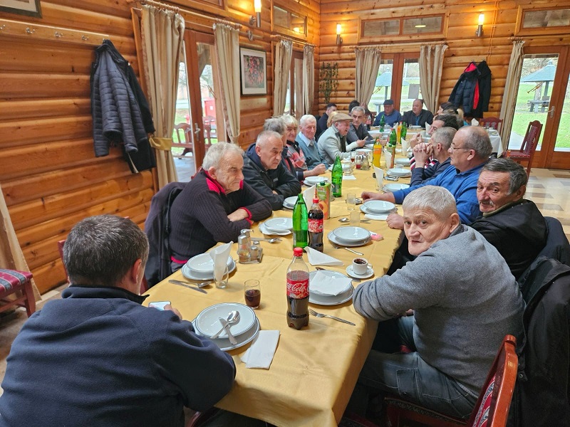 Došlo vreme da i oni odmore: Šest meseci čuvali su nebo nad Dragečevom i spasili na tone voća, pririđen svečani ručak i obzebeđeno više novca za protiovgradne strelce u Lučanima (FOTO)