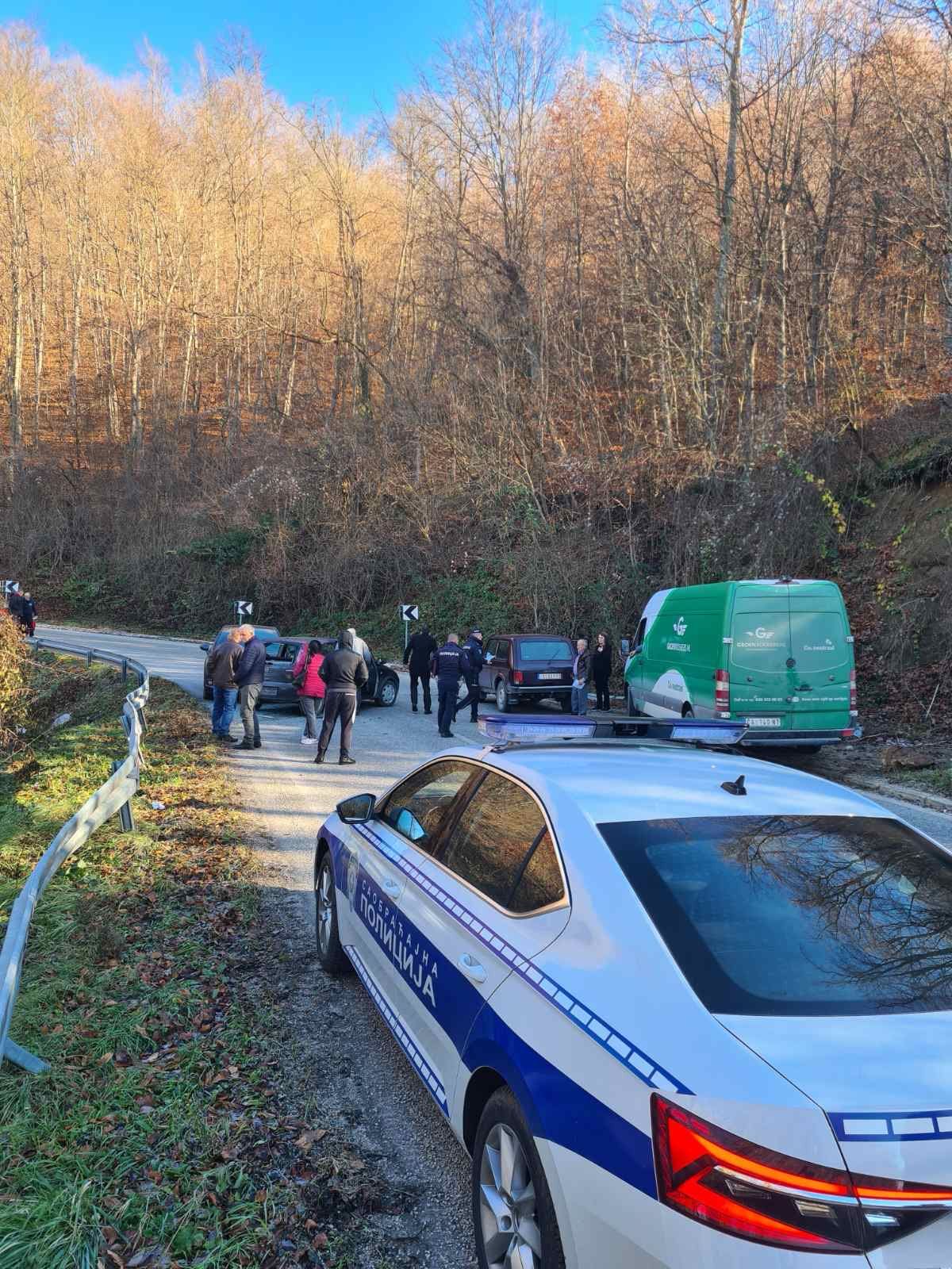 Lančani sudar dva automobila i kombija na putu Čačak - Guča/ Foto: RINA