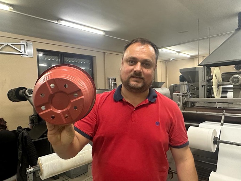 Oni nisu izmilsili rupu na saksiji, ali su na tome napravili odličan biznis / foto: RINA