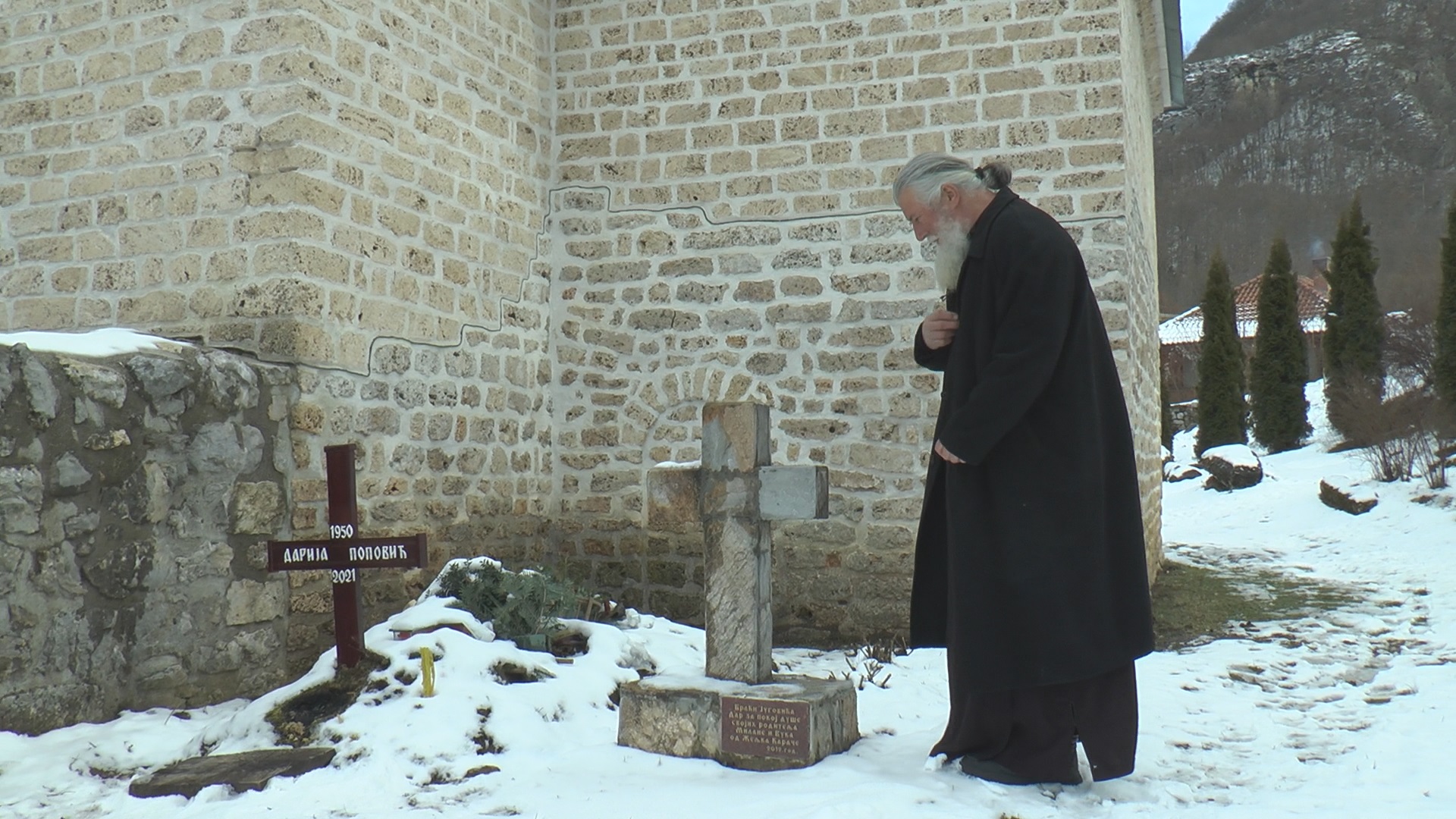 Ovo je srpska svetinja u kojoj se i danas nalaze mošti tri potomka loze Nemanjića: Manastir Davidovica na samoj granici sa Crnom Gorom (FOTO)
