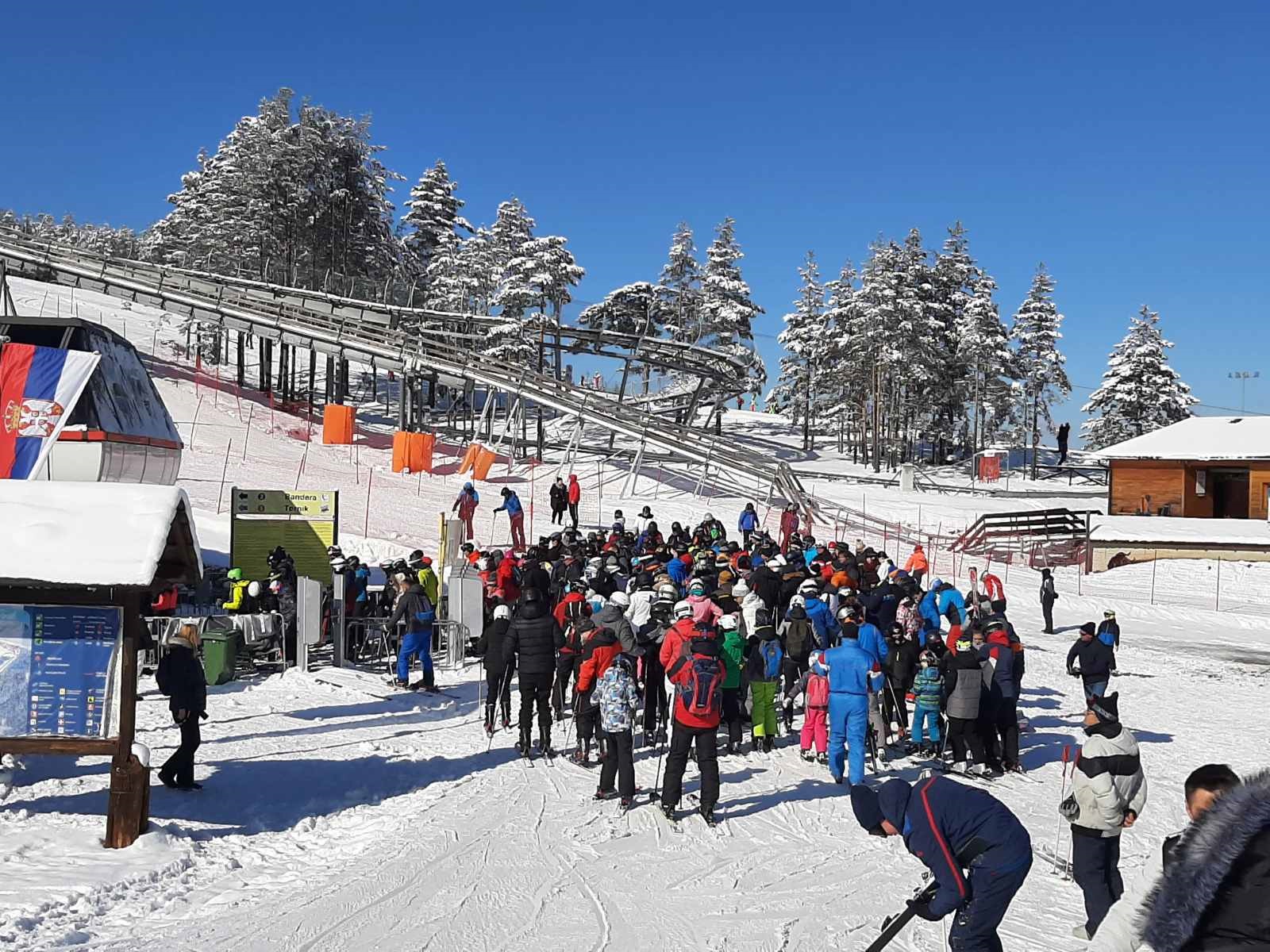Ovo se čekalo, sad će Zlatibor tek da bude pun kao šibica: Počinje skijaška sezona na Torniku, prvog dana skijanje besplatno za sve posetioce (FOTO)