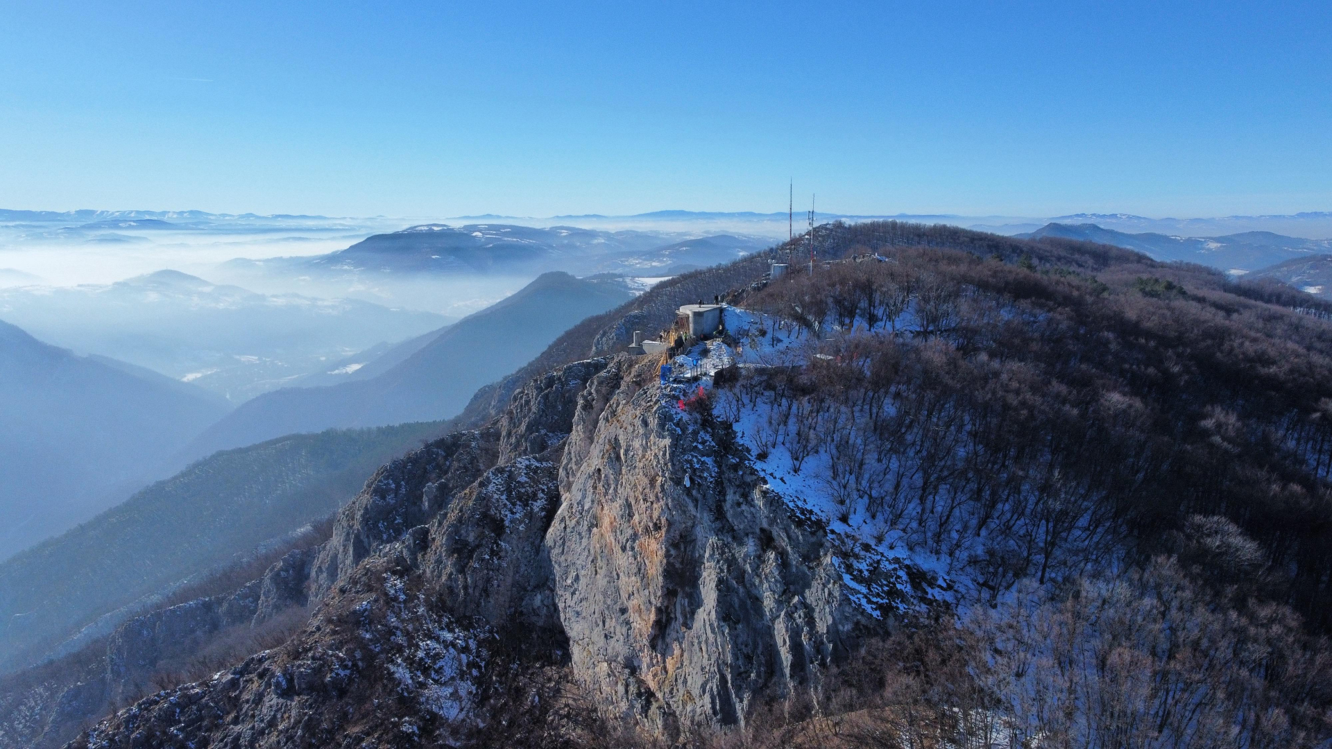 Radovi na izgradnji staklenog vidikovca na Kablaru u punom jeku / foto: RINA