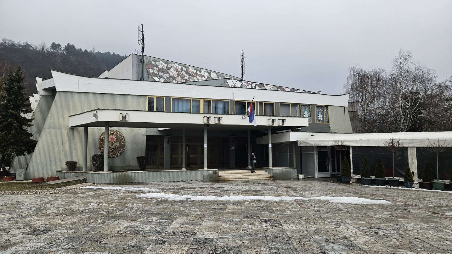 Preko 40 godina čekali samo na jedan papir: Dom kulture u Prijepolju konačno dobio zvaničnu legalizaciju, sada zgrada koju nagriza zub vremena može da se adaptira (FOTO)