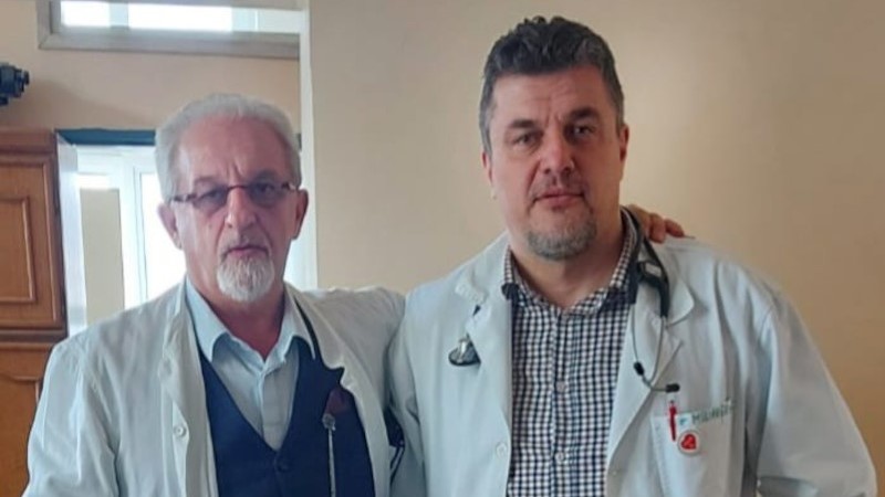 Drama u autubusu ka Novom Pazaru, jedan potez vozača sprečio katastrofu: Fahrudin osetio bol u grudima i odmah stao, lekari iz Gornjeg Milanovca mu spasili život (FOTO)