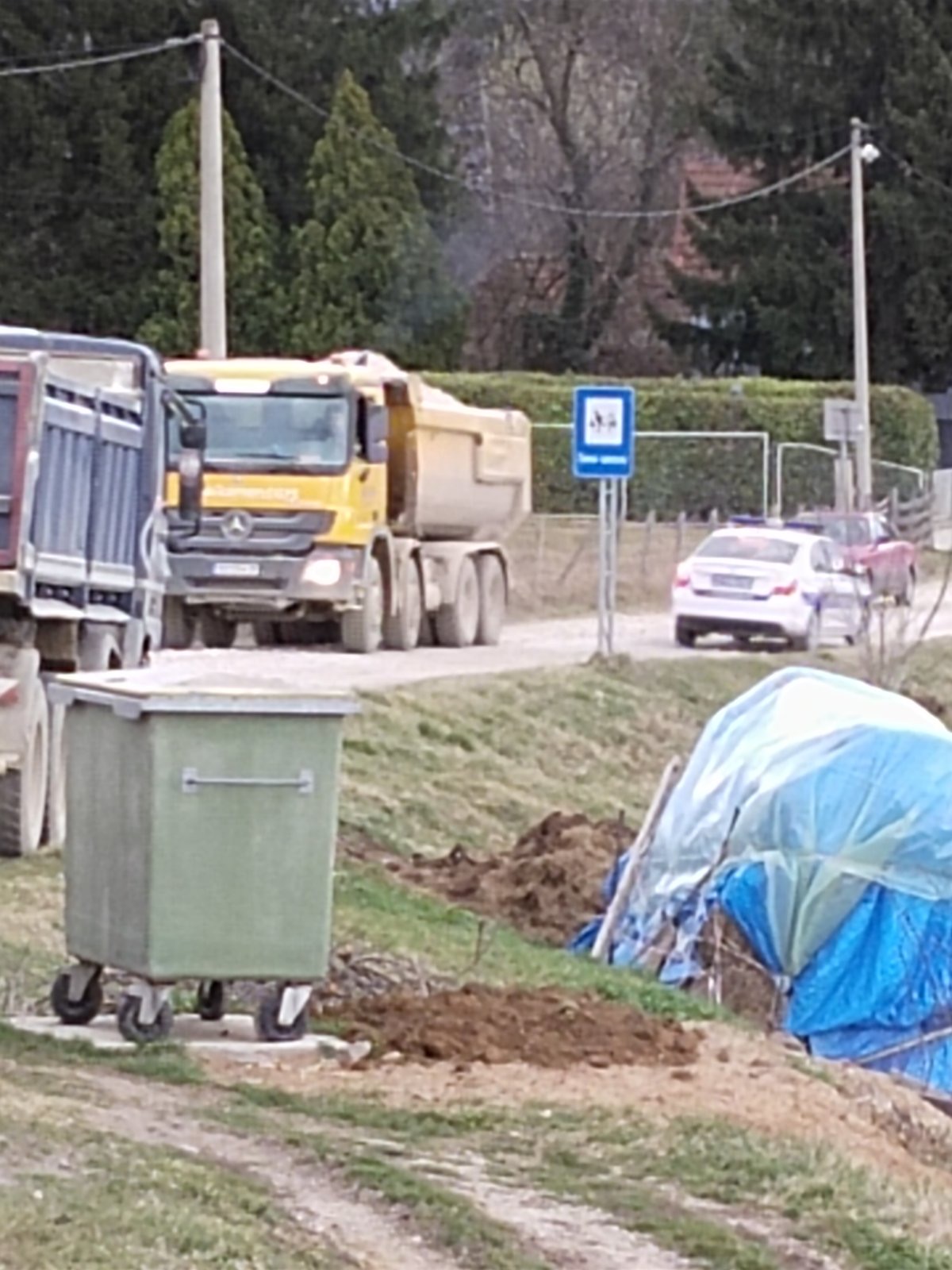 Meštani sela Markovica u velikom problemu zbog pretovarenih kamiona / foto: RINA
