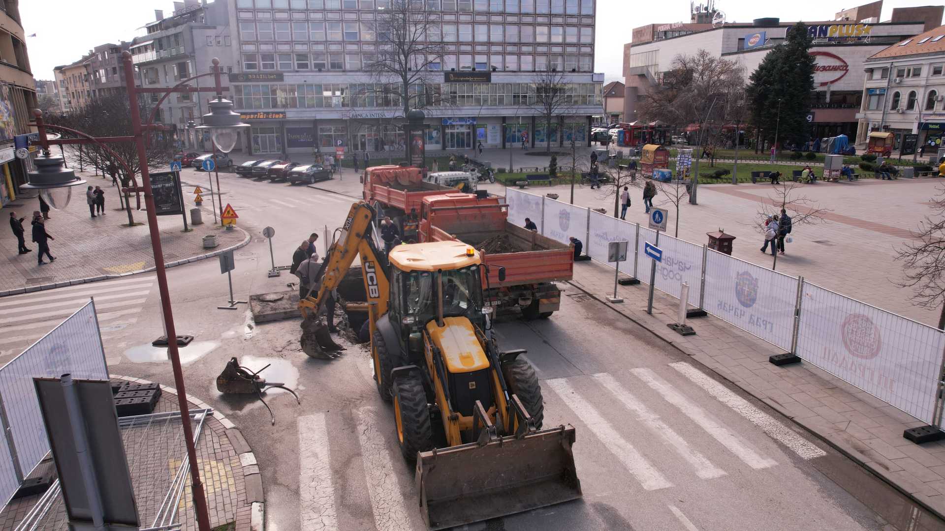 Čačak dobija svoju Knez Mihailovu za 120 dana: Počeli radovi na rekonstrukciji ulice u centru grada, nova pešačka zona prostiraće se na oko 5.000 kvadratnih metara (FOTO)