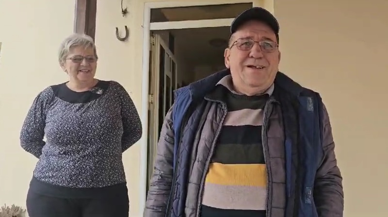 Da se preksrtim i levom i desnom rukom, u šoku sam od kad sam svoju kuću videla na toj slici: Čačani demantuju neistine da su u njihovoj ulici bili fantomski birači