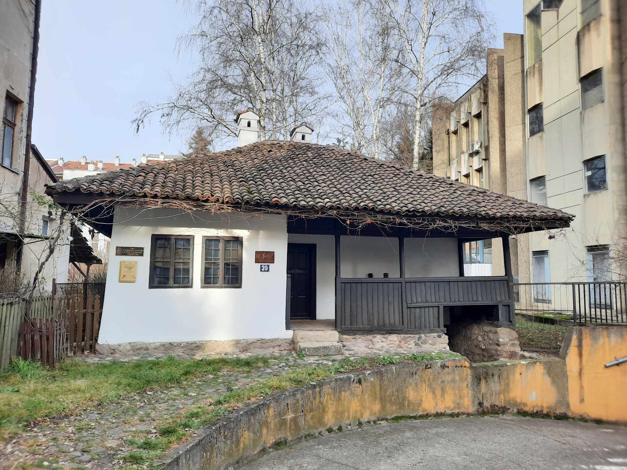 Gradjena od osetljivih materijala Adžića kuća prkosi vremenu / foto: RINA