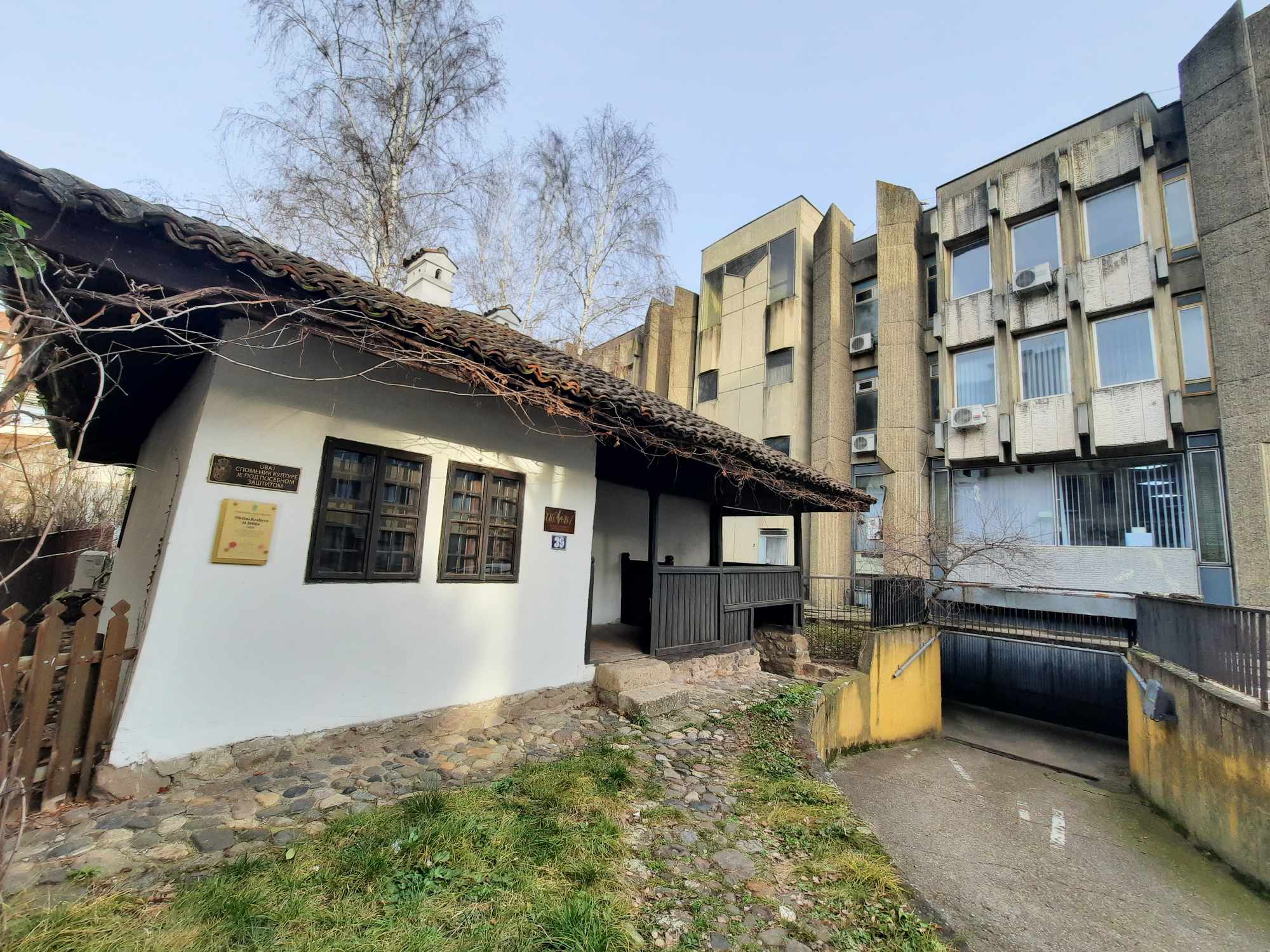 Gradjena od osetljivih materijala Adžića kuća prkosi vremenu / foto: RINA