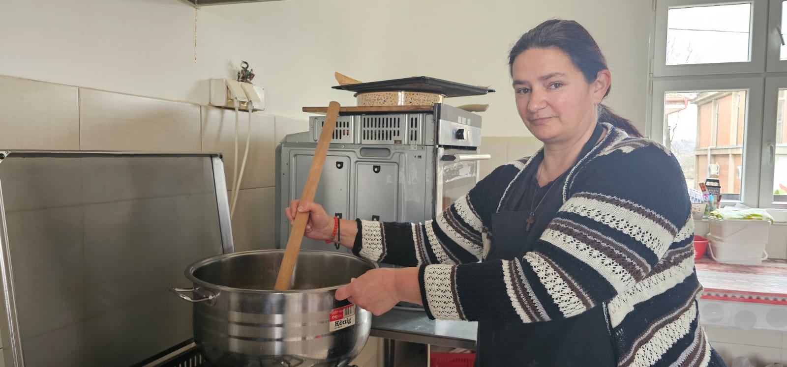 Na Ravnoj kačamak pet puta jeftiniji nego u Crnoj Gori: Specijalitet koji je nekad bio sirotinjska hrana sada je pravi delikates, domaćica Dušica svako jutro ga sprema za doručak (FOTO)