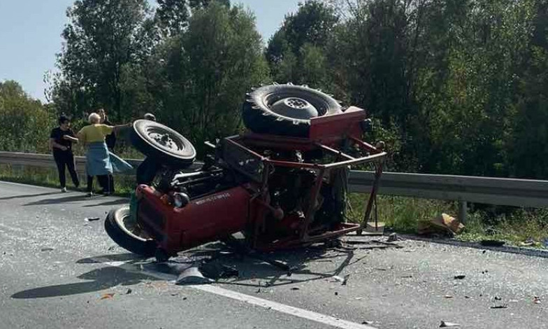 Tokom jedne sezona nastrada najmanje dva vozača traktora: Na kolovoz izlaze bez svetala i očišćenih guma što dovodi do tragedije