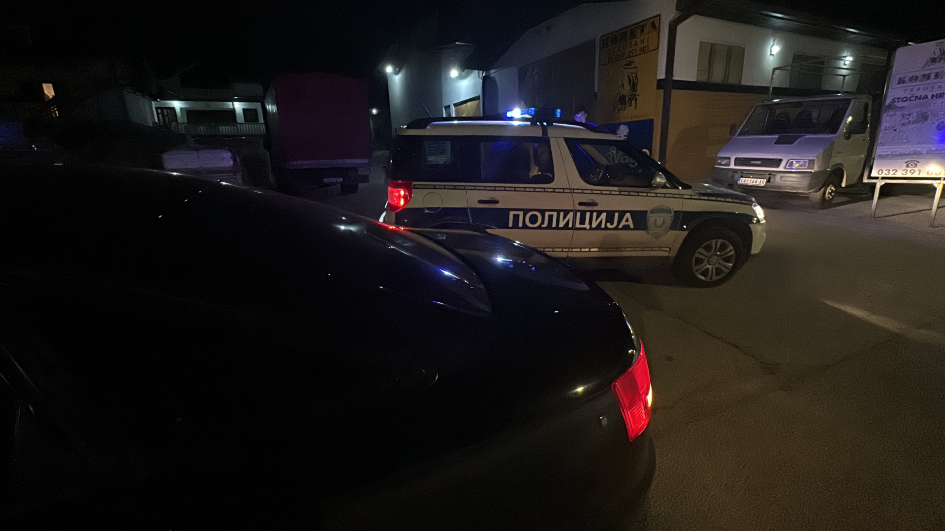Lančani sudar u Trbušanima kod Čačka: Pijani vozač krenuo da pretiče pa izazvao haos, tragedija izbegnuta za dlaku (FOTO)